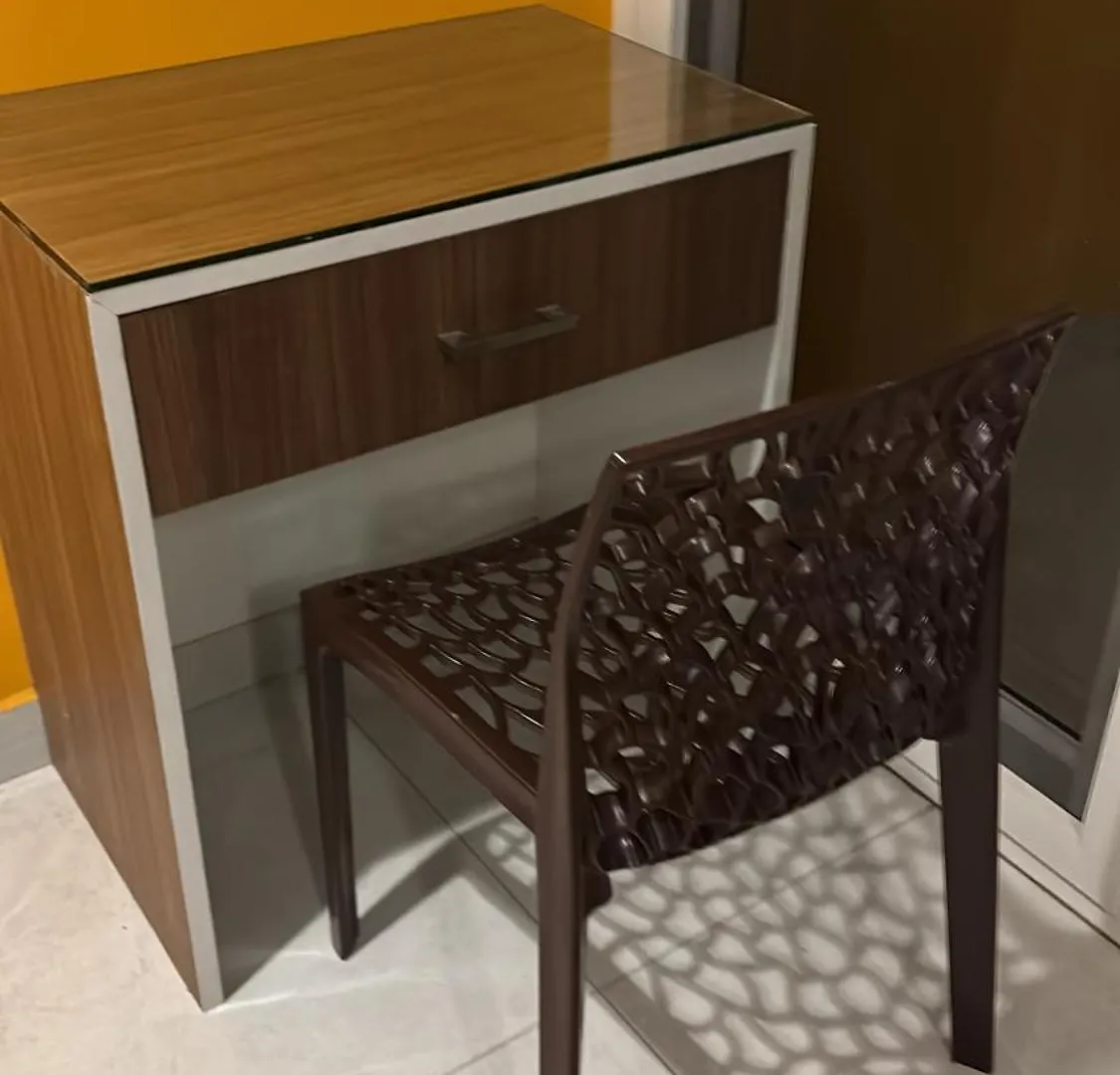 G 5 Gayathri Enclave 2 Bedroom Fully Furnished Apt Thiruvananthapuram Indien